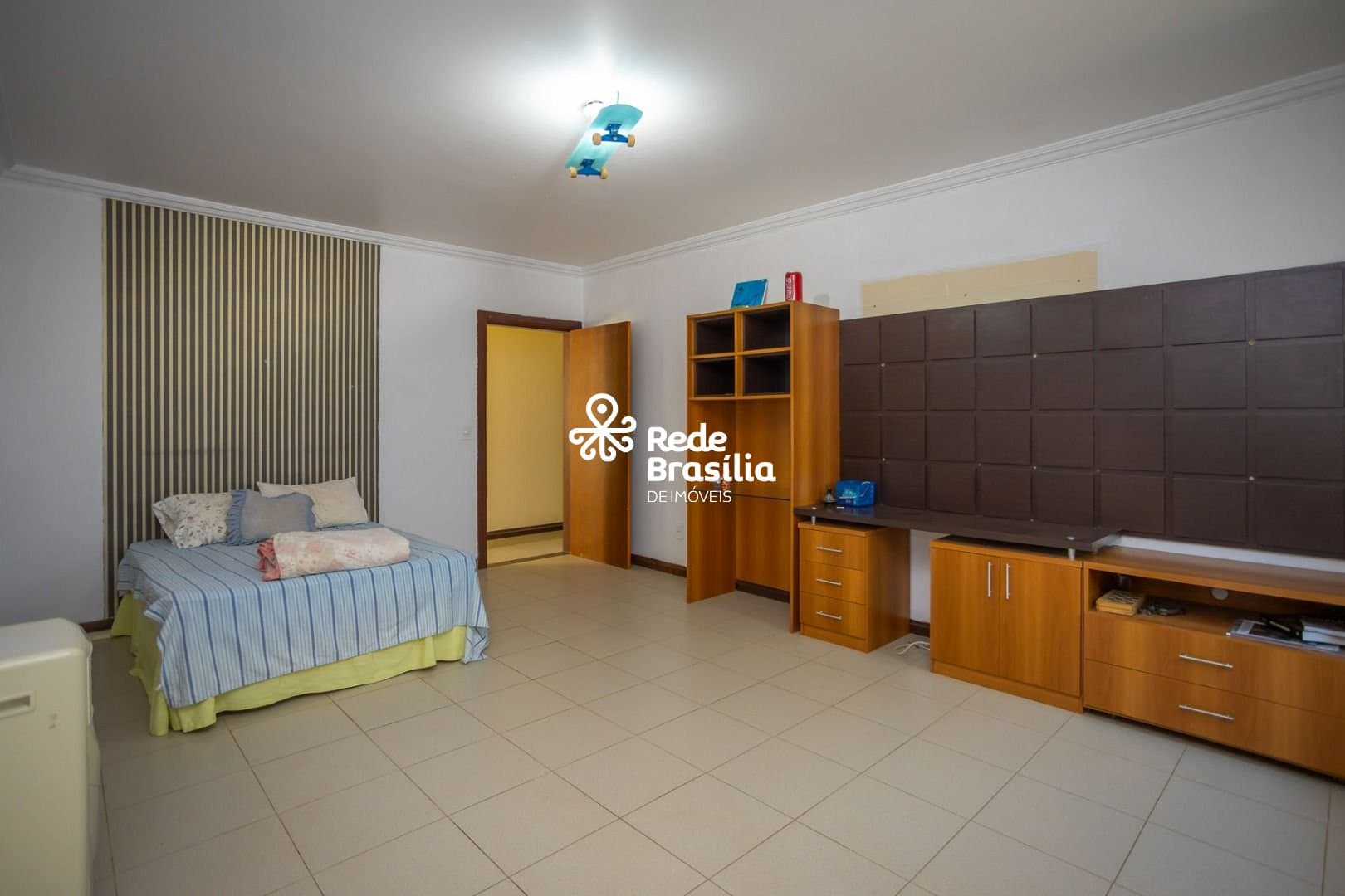 Imagem da propriedade UB746 15