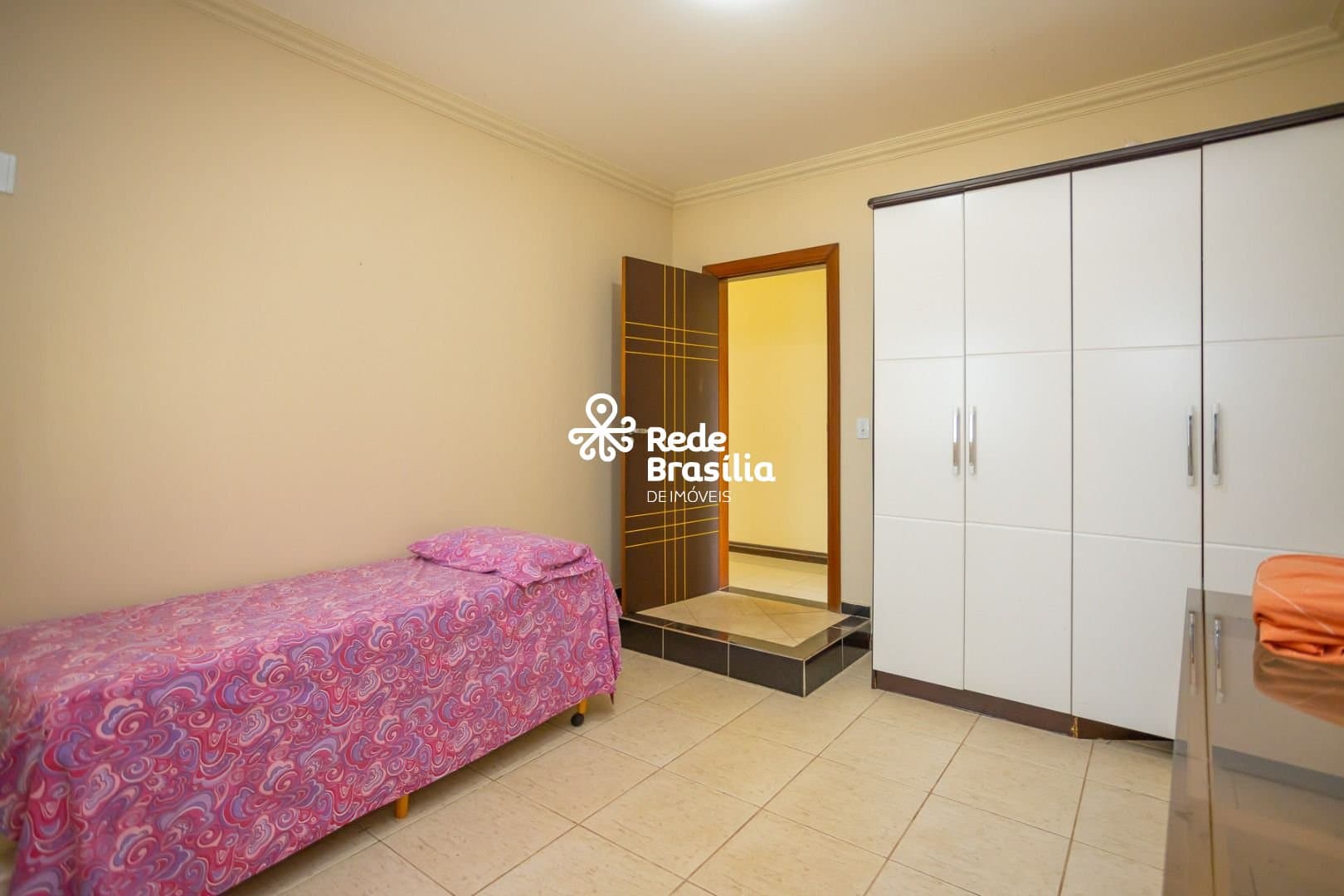 Imagem da propriedade UB746 12