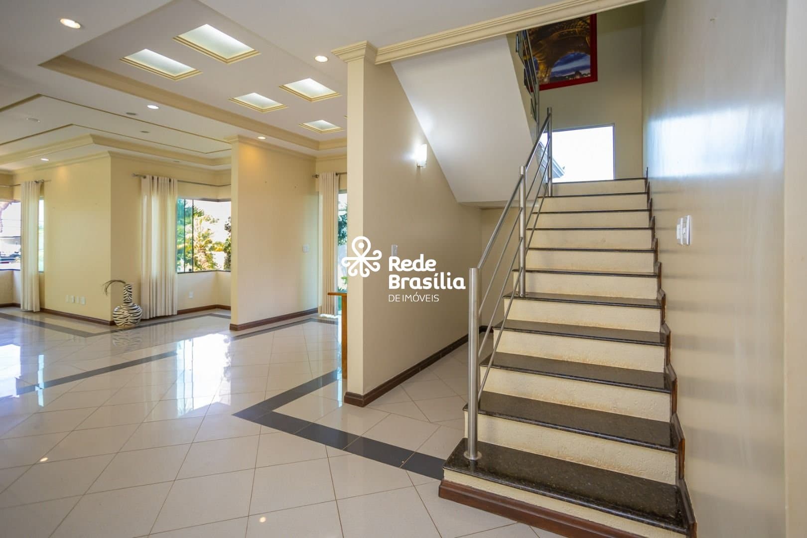 Imagem da propriedade UB746 13