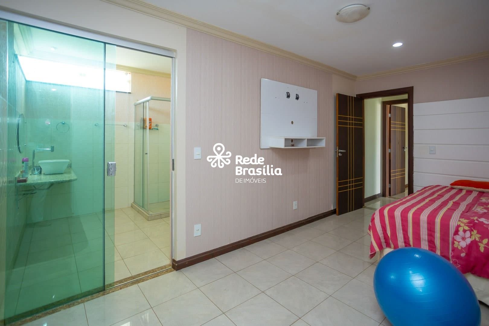 Imagem da propriedade UB746 21